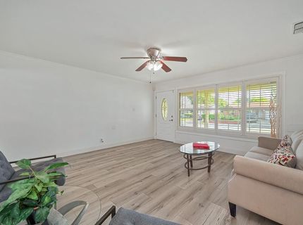 6039 Mcmahon Dr, Sacramento, CA 95824 Photo