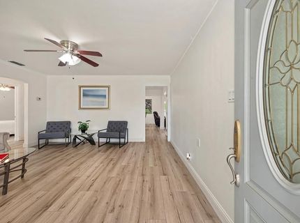 6039 Mcmahon Dr, Sacramento, CA 95824 Photo