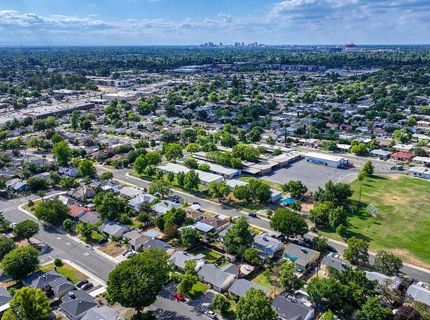 6039 Mcmahon Dr, Sacramento, CA 95824 Photo