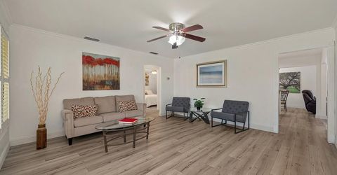 6039 Mcmahon Dr, Sacramento, CA 95824 Photo