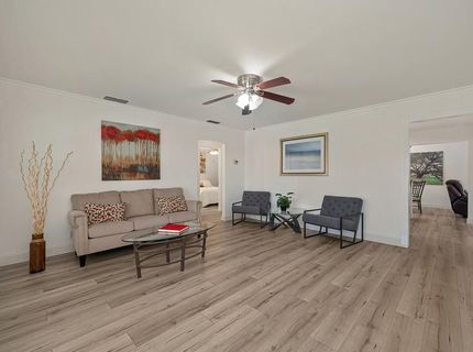 6039 Mcmahon Dr, Sacramento, CA 95824 Photo