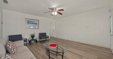 6039 Mcmahon Dr, Sacramento, CA 95824 Photo