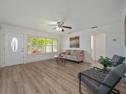 6039 Mcmahon Dr, Sacramento, CA 95824 Photo
