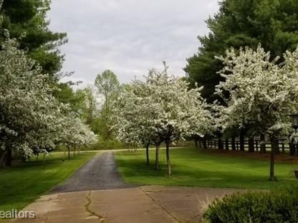 5910 Spring Valley Lane, Dryden Township, Mi 48428