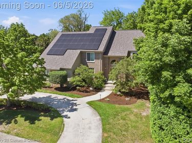 4876 Justin Lane, West Bloomfield Twp, MI 48322