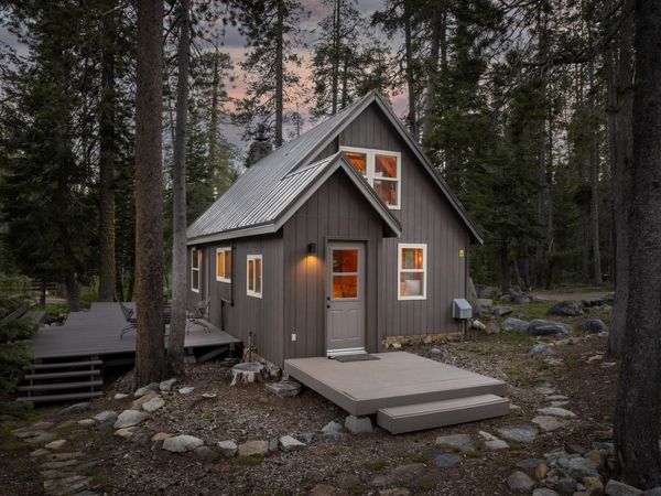 51498 Red Fir Drive, Soda Springs, CA 95728
