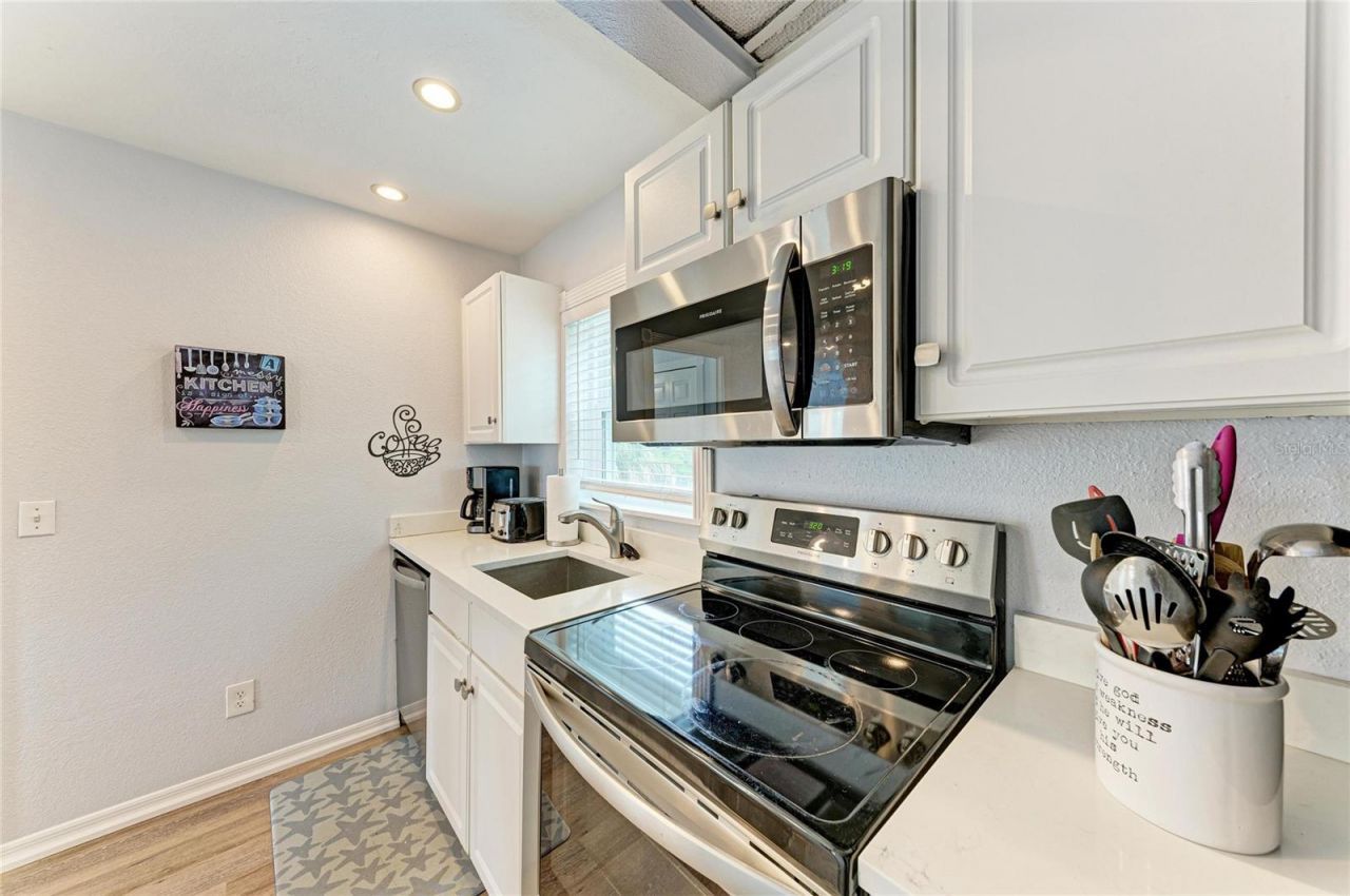 101 25th Street N, Unit 3, Bradenton Beach, FL 34217 Photo