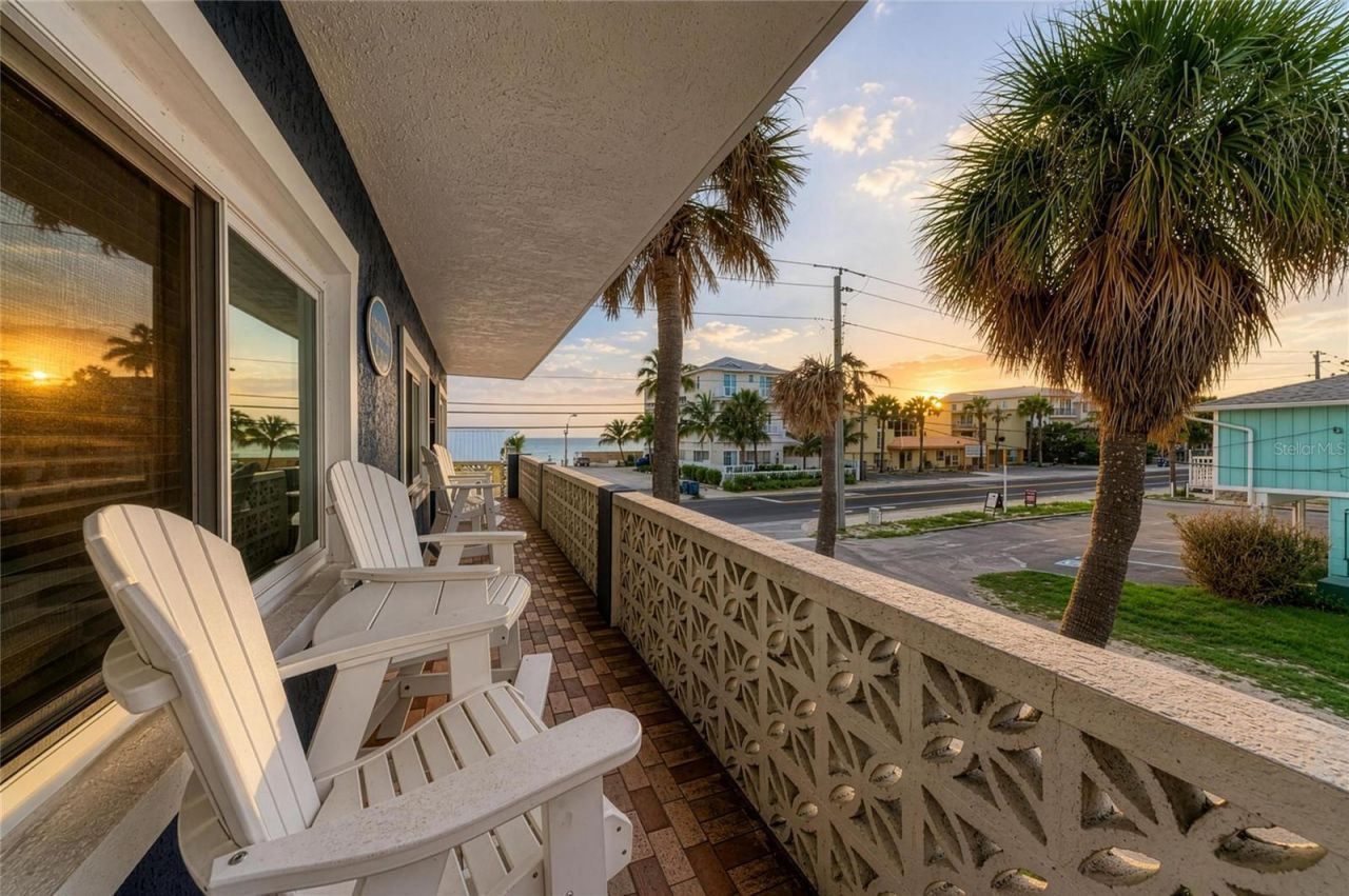 101 25th Street N, Unit 3, Bradenton Beach, FL 34217 Photo