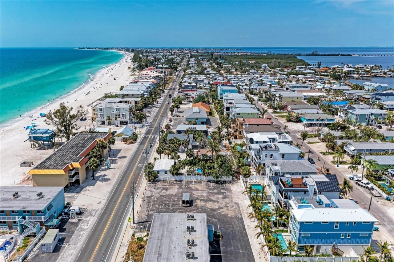 101 25th Street N, Unit 3, Bradenton Beach, FL 34217 Photo