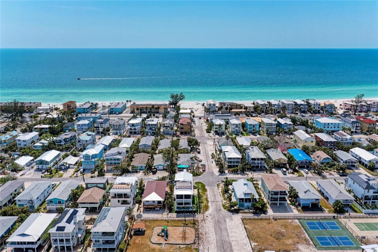 101 25th Street N, Unit 3, Bradenton Beach, FL 34217 Photo