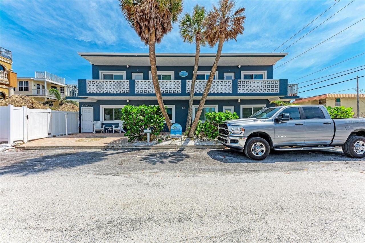 101 25th Street N, Unit 3, Bradenton Beach, FL 34217 Photo
