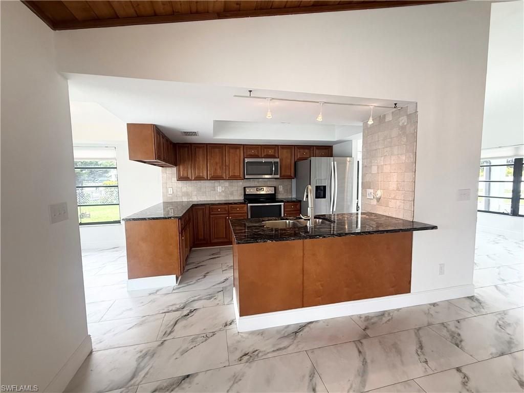 201 SW 8th St , Cape Coral, FL 33991 Photo