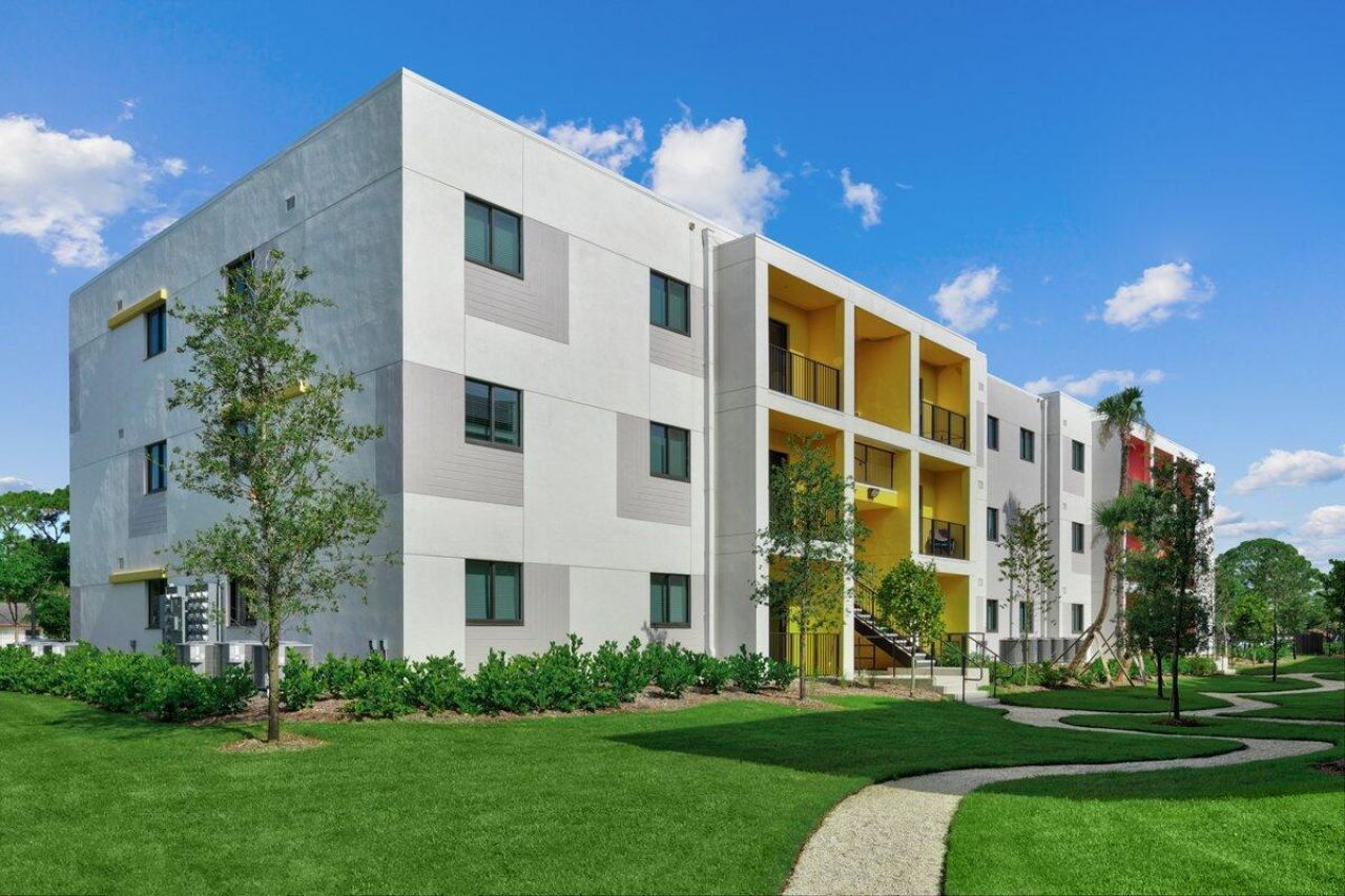 4290 Lakewood Road, Unit 107, Lake Worth Beach, FL 33461 Photo