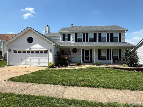 1215 Summerpoint Lane, Fenton, MO 63026