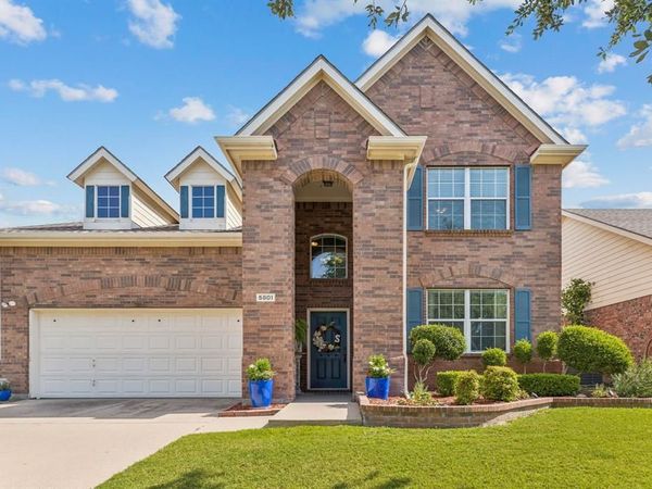 5801 Meadowglen Drive, Denton, TX 76226