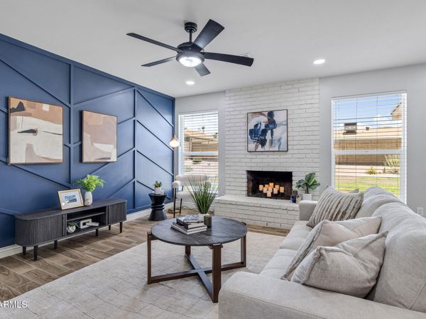 833 E Le Marche Avenue, Phoenix, AZ 85022