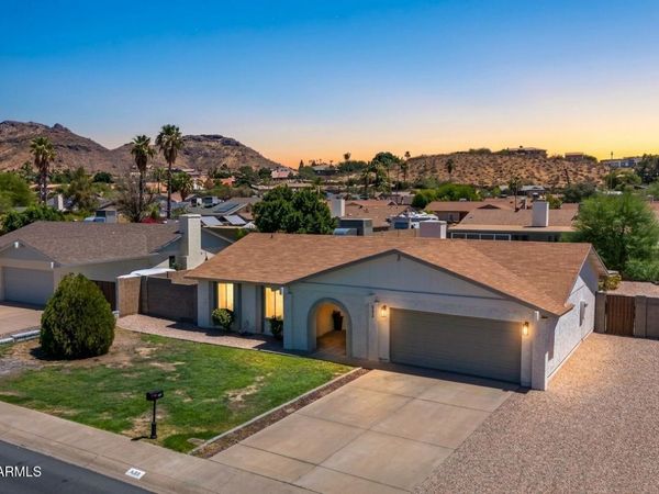 833 E Le Marche Avenue, Phoenix, AZ 85022