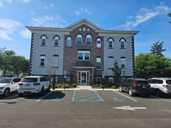 33 2nd St, Unit 6, Raritan, NJ 08869