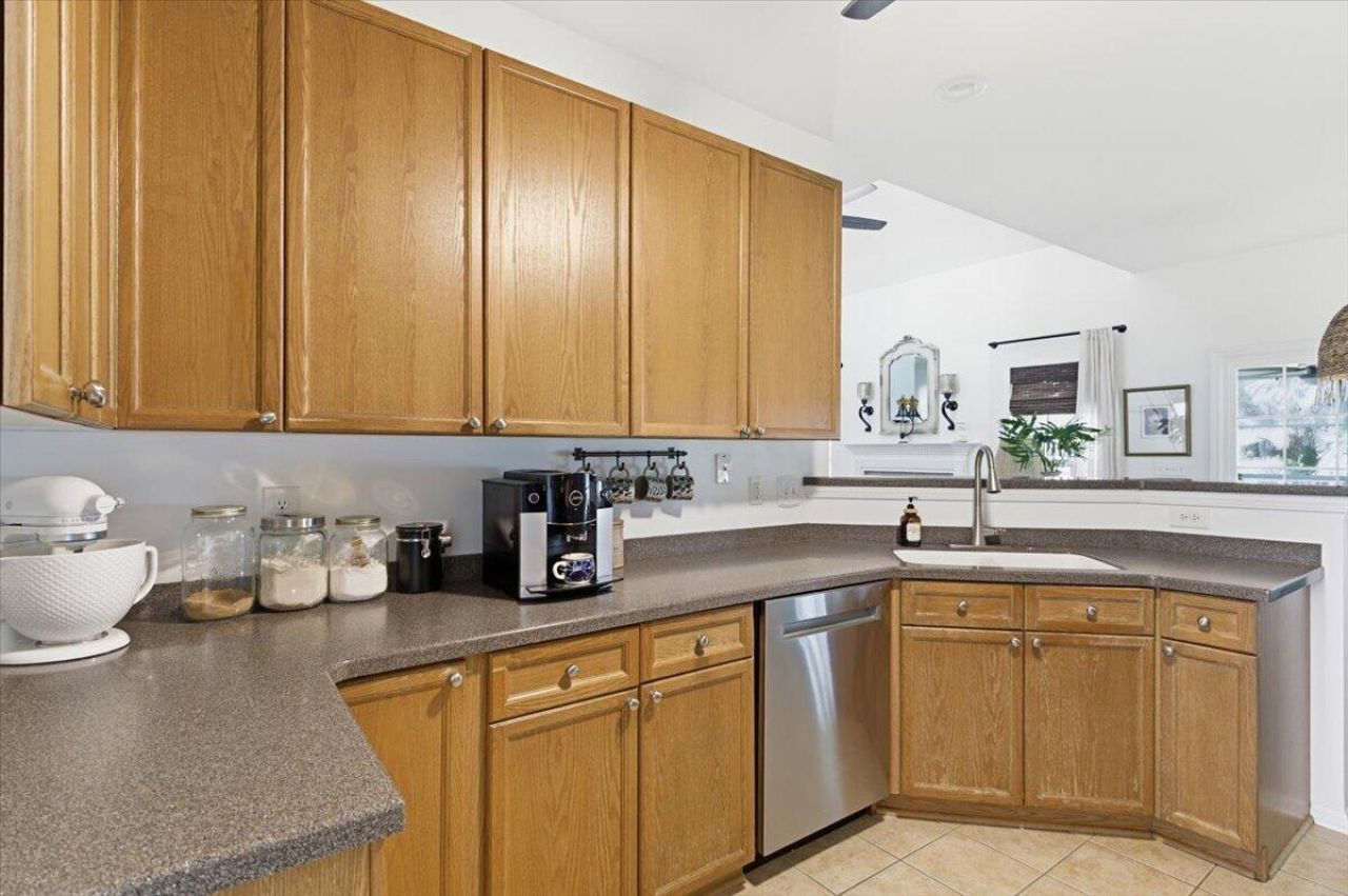 3148 Sonja Way Photo 15