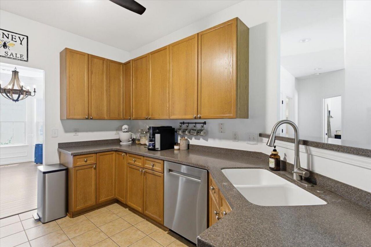 3148 Sonja Way Photo 17