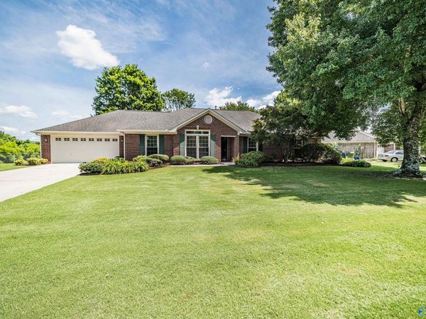 2378 Villaret Drive SW, Huntsville, AL 35803