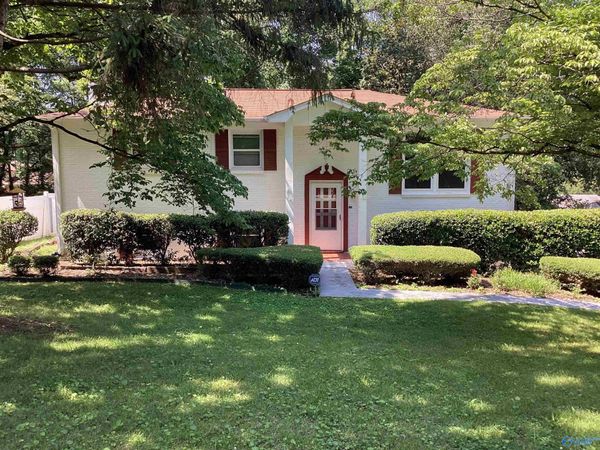 2802 NW Brett Road NW, Huntsville, AL 35810