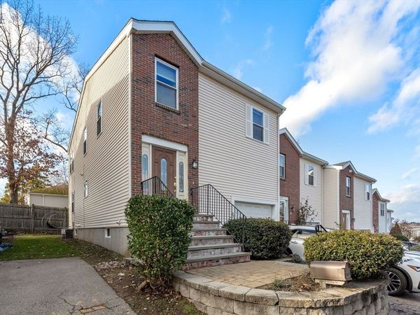 215 Saint Mary St, Unit 3, Needham, MA 02494