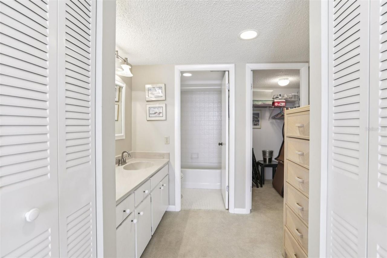 1 Key Capri, Unit 302E, Treasure Island, FL 33706 Photo