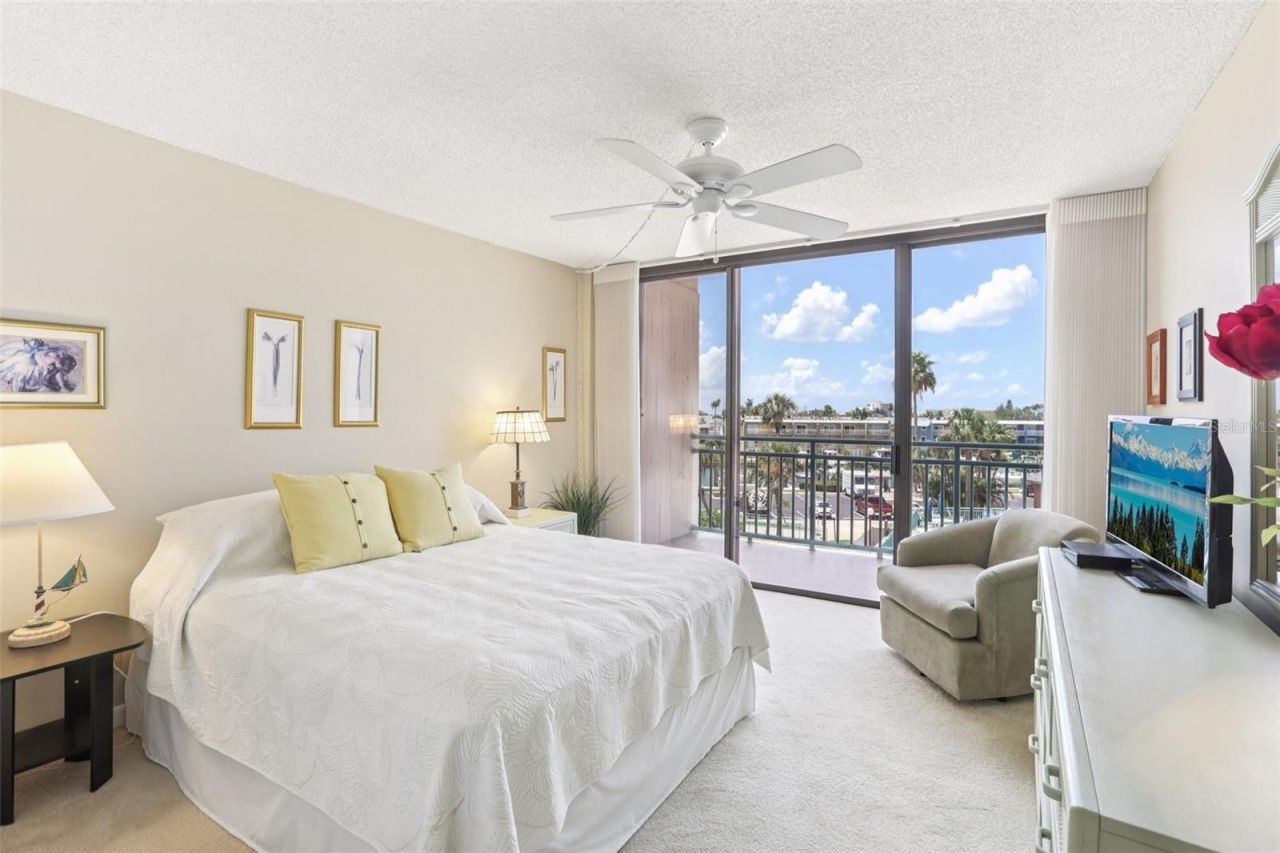 1 Key Capri, Unit 302E, Treasure Island, FL 33706 Photo