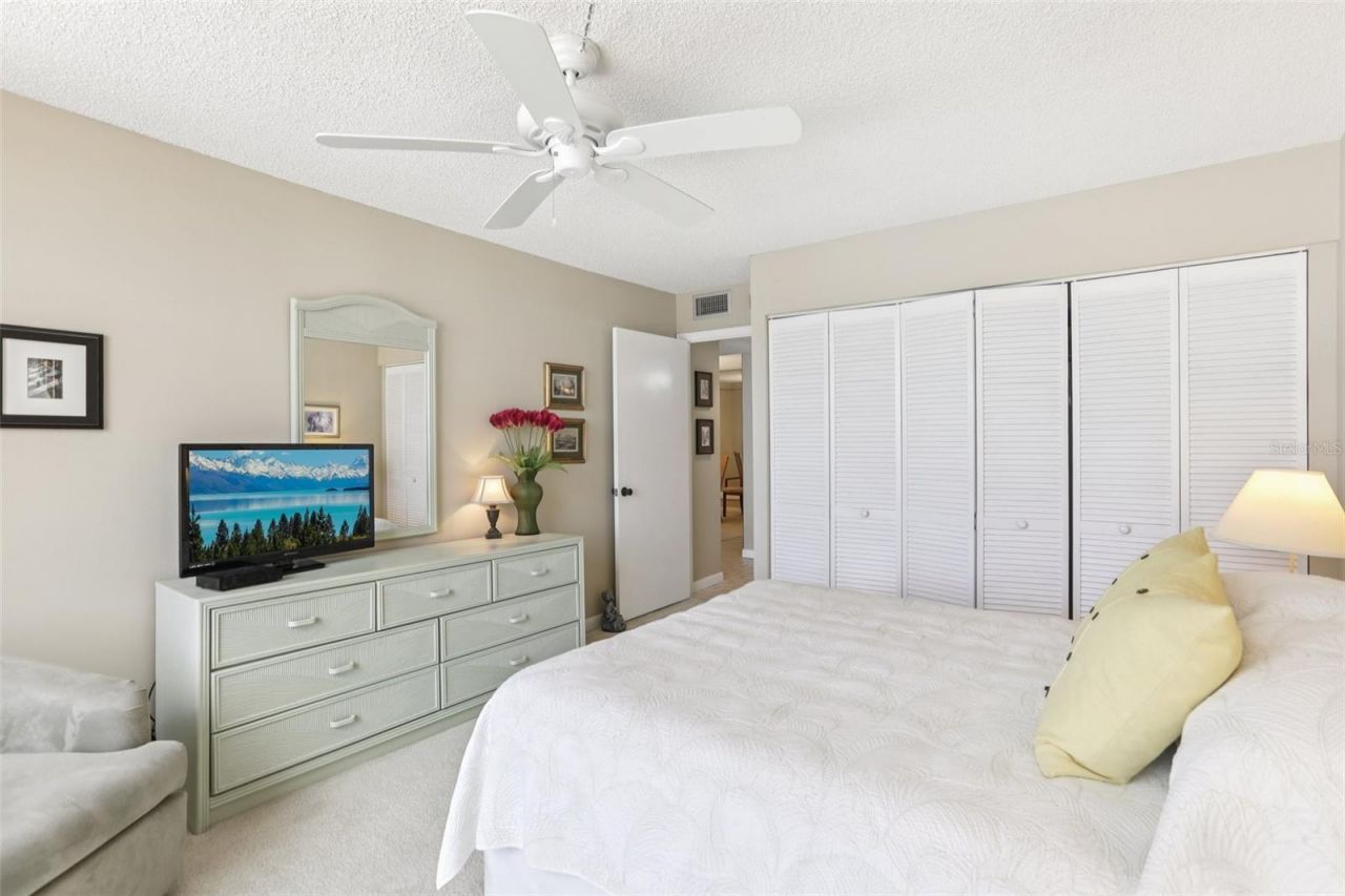 1 Key Capri, Unit 302E, Treasure Island, FL 33706 Photo