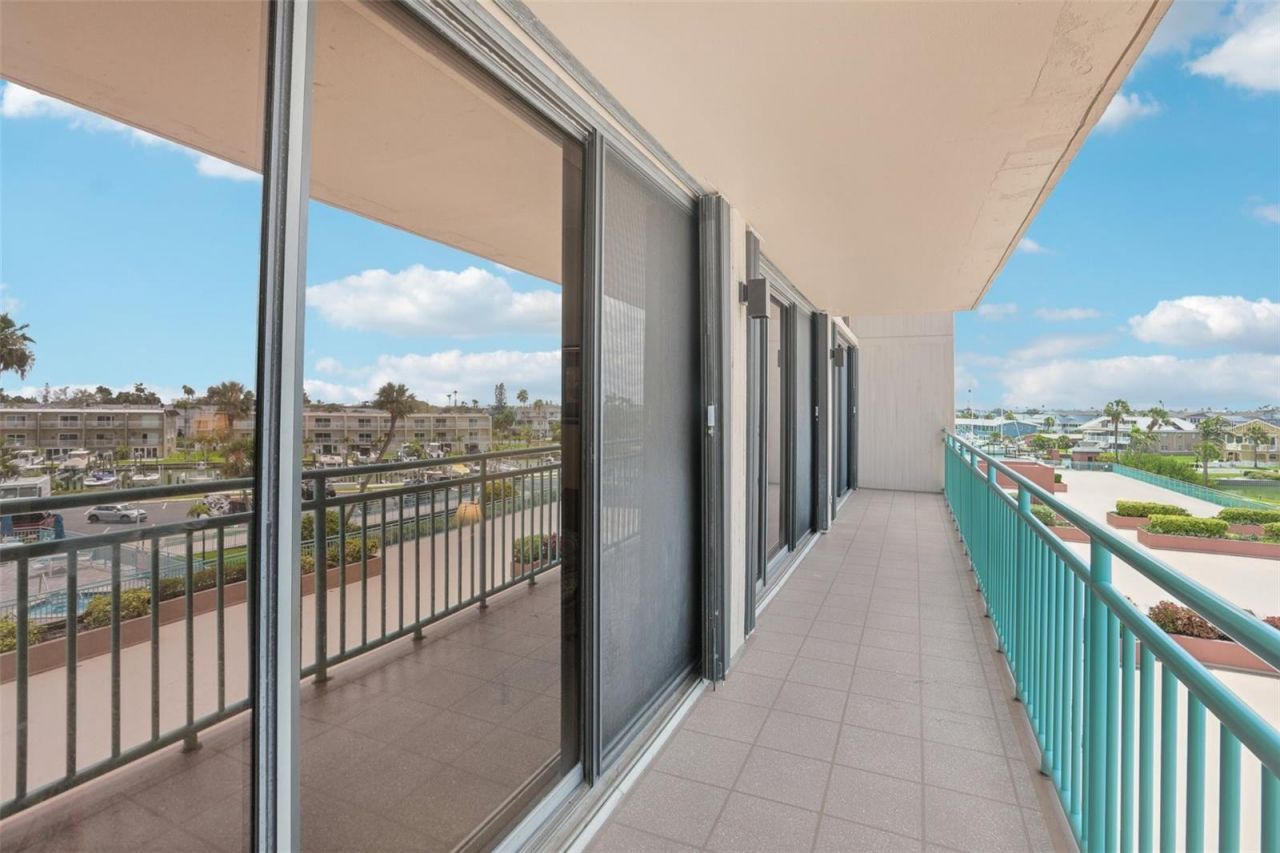 1 Key Capri, Unit 302E, Treasure Island, FL 33706 Photo