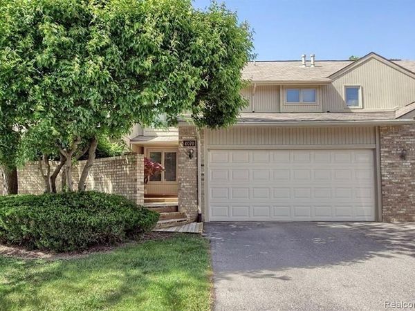 4070 Foxpointe Drive , West Bloomfield Twp, MI 48323