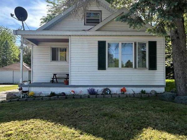 100 S Hooper Street , Caro, MI 48723