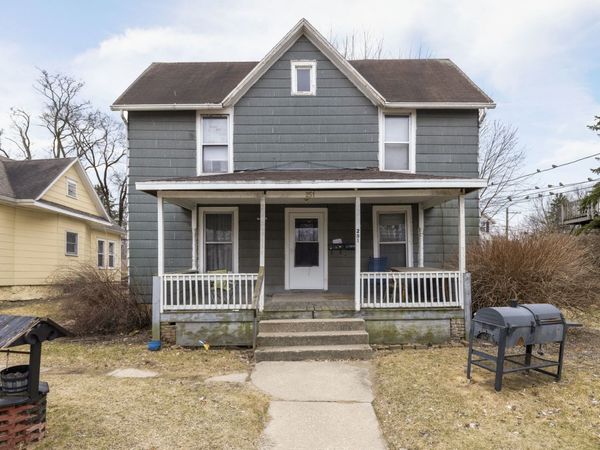 251 W Homer Street , Freeport, IL 61032