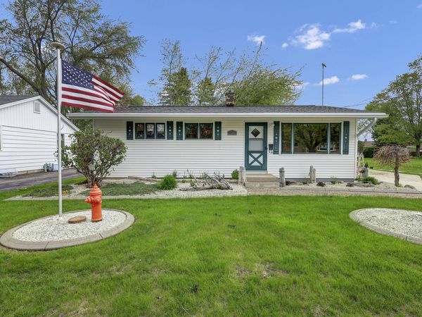 1718 Nagle Ave, Manitowoc, WI 54220