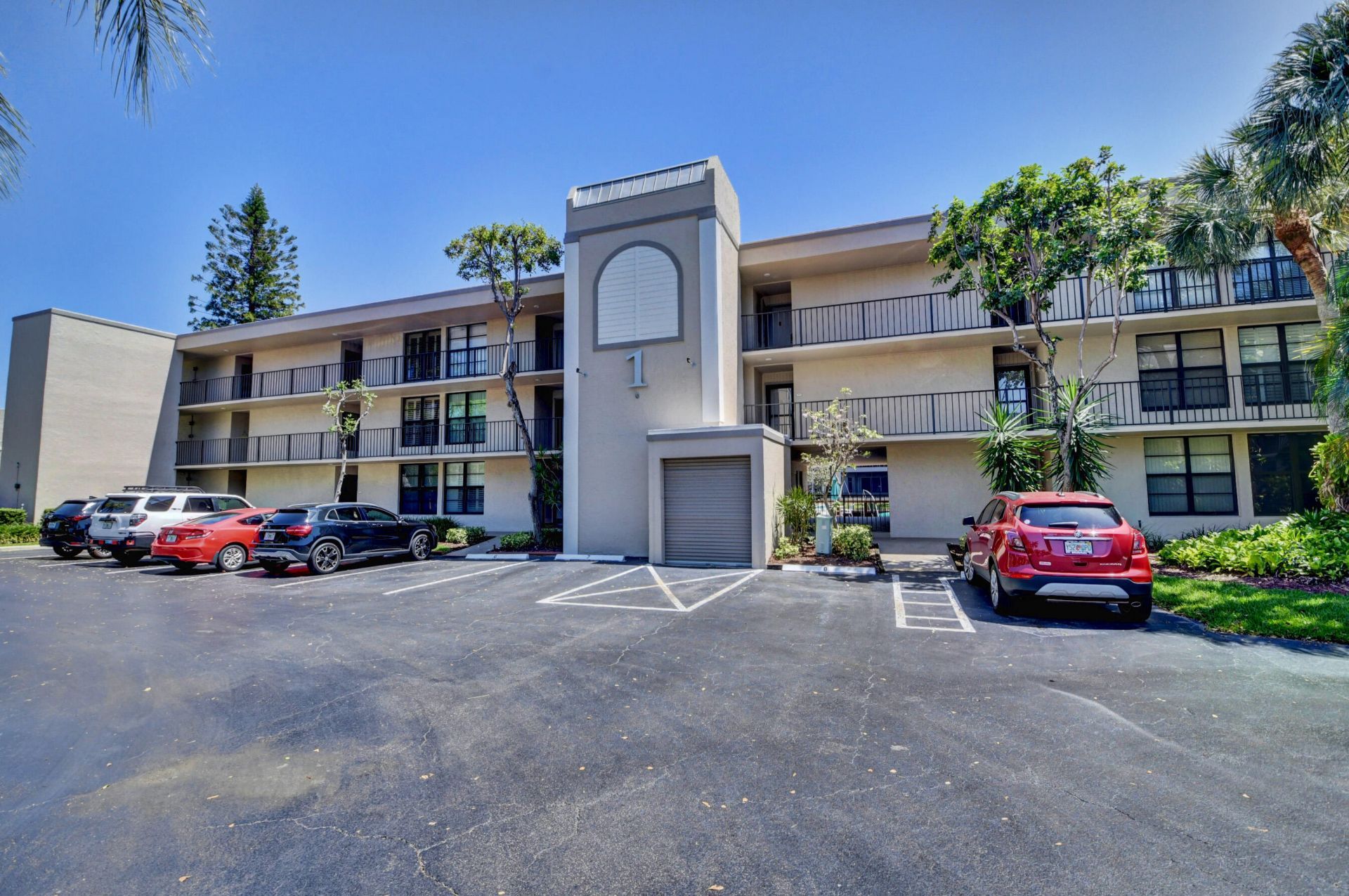 1 Royal Palm Way, Unit 201, Boca Raton, FL 33432 Photo