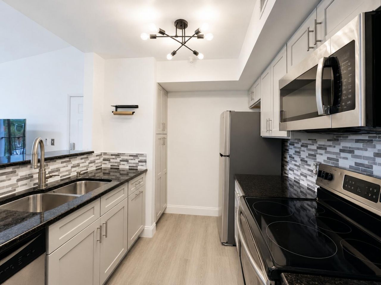 117 Yacht Club Way, Unit 307, Hypoluxo, FL 33462 Photo