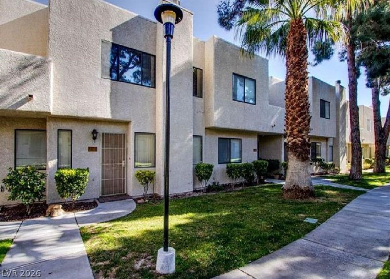 2631 Aracatuba Avenue , Las Vegas, NV 89121
