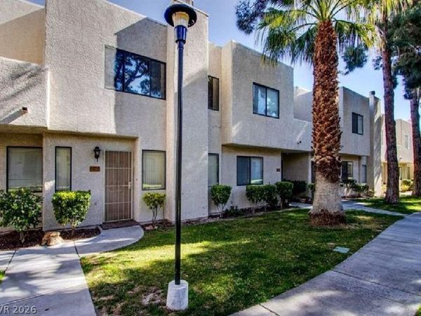 2631 Aracatuba Avenue , Las Vegas, NV 89121