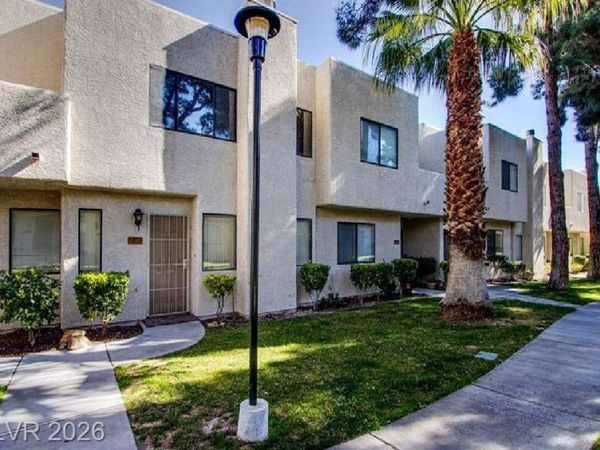 2631 Aracatuba Avenue , Las Vegas, NV 89121