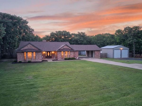 23 Hillside Drive , Wills Point, TX 75169