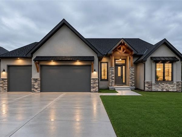 2615 NE 91st Place, Kansas City, MO 64156