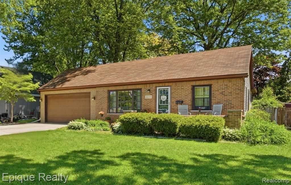 1609 New Jersey Avenue, Marysville, MI 48040 Main Photo