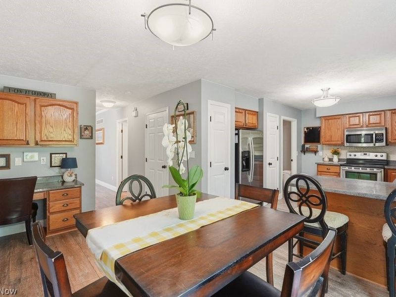 17357 Andras Drive, Walton Hills, OH 44146 Photo 4