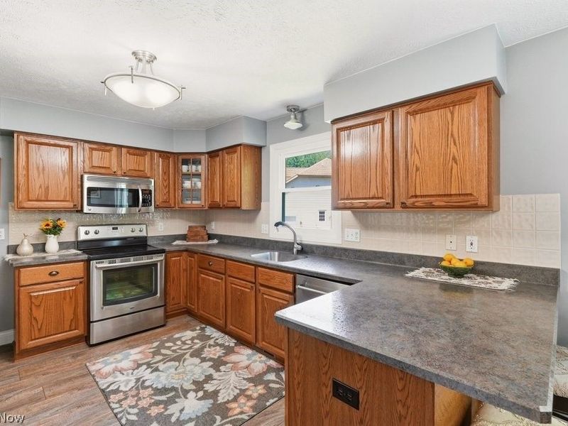 17357 Andras Drive, Walton Hills, OH 44146 Photo 7