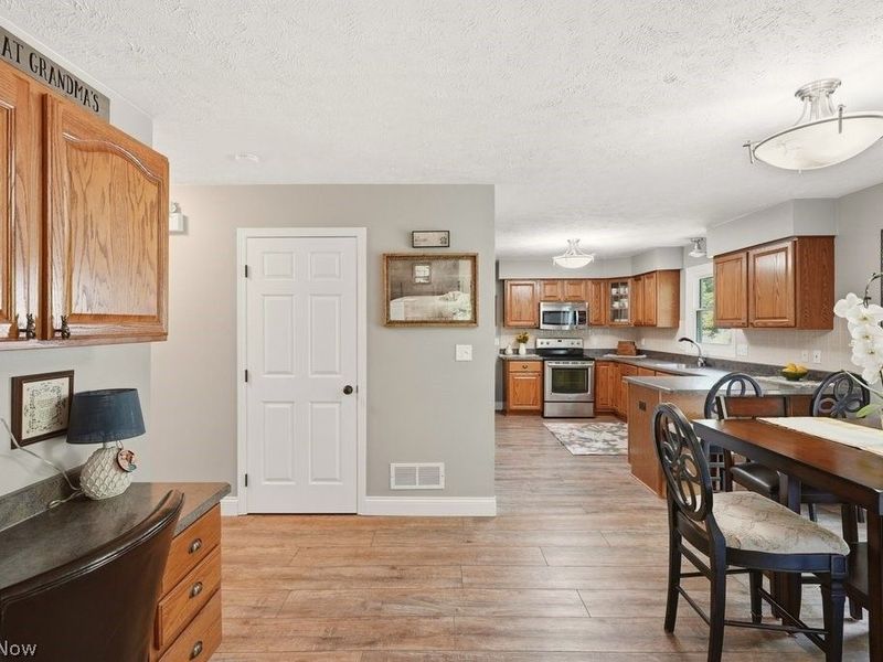 17357 Andras Drive, Walton Hills, OH 44146 Photo 9