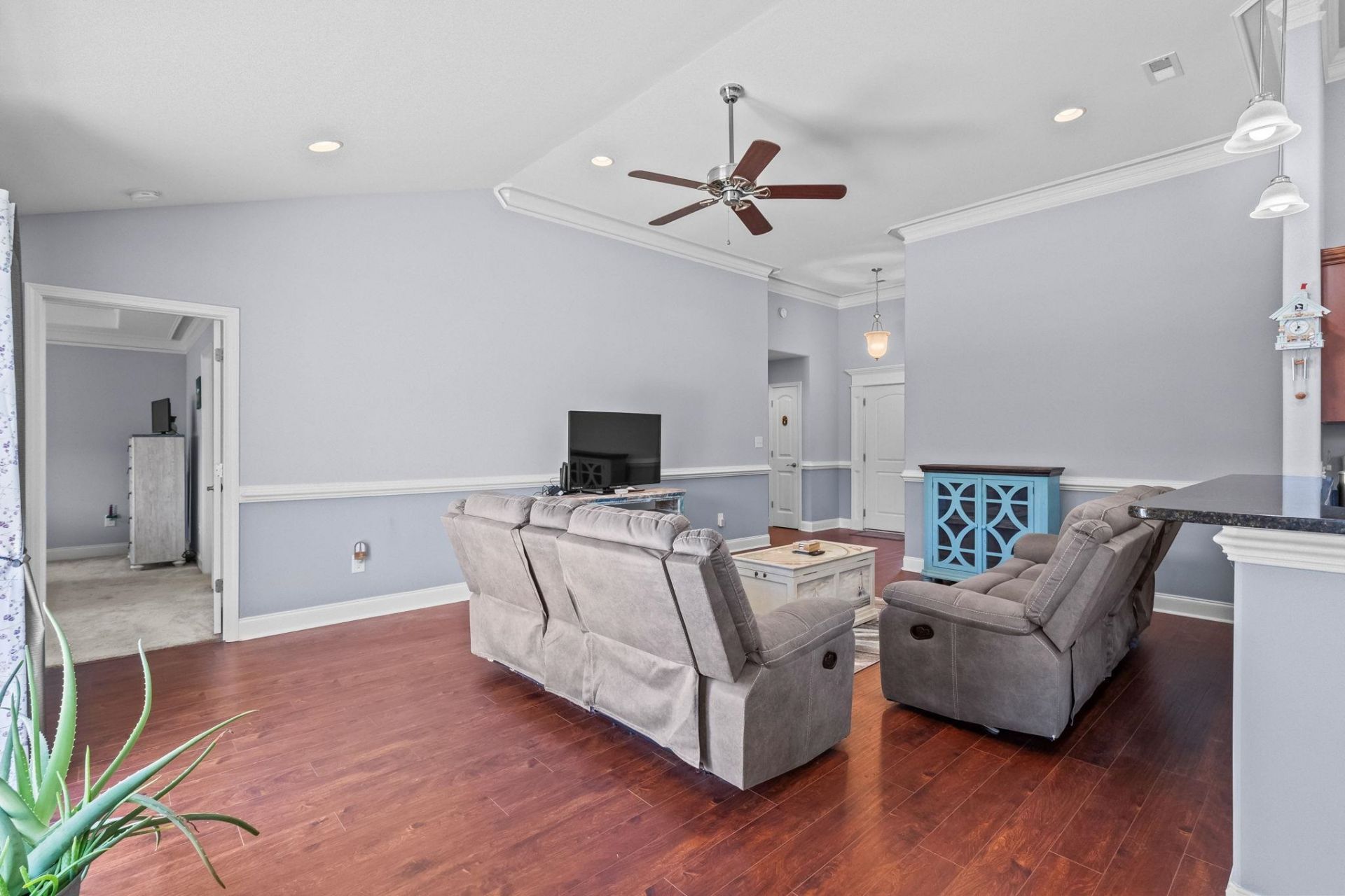 405 Bristlecone St.  Photo 11