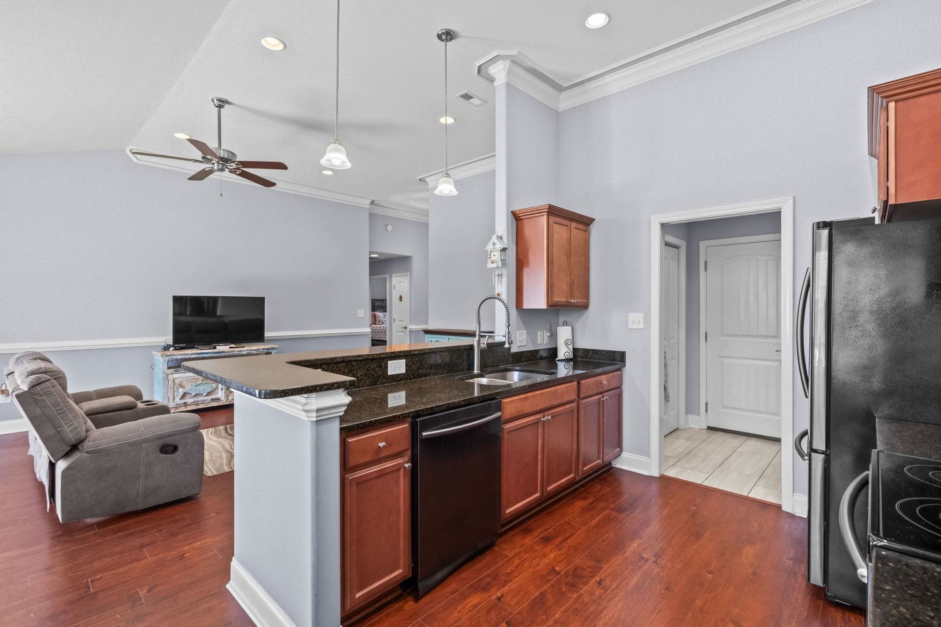 405 Bristlecone St.  Photo 16