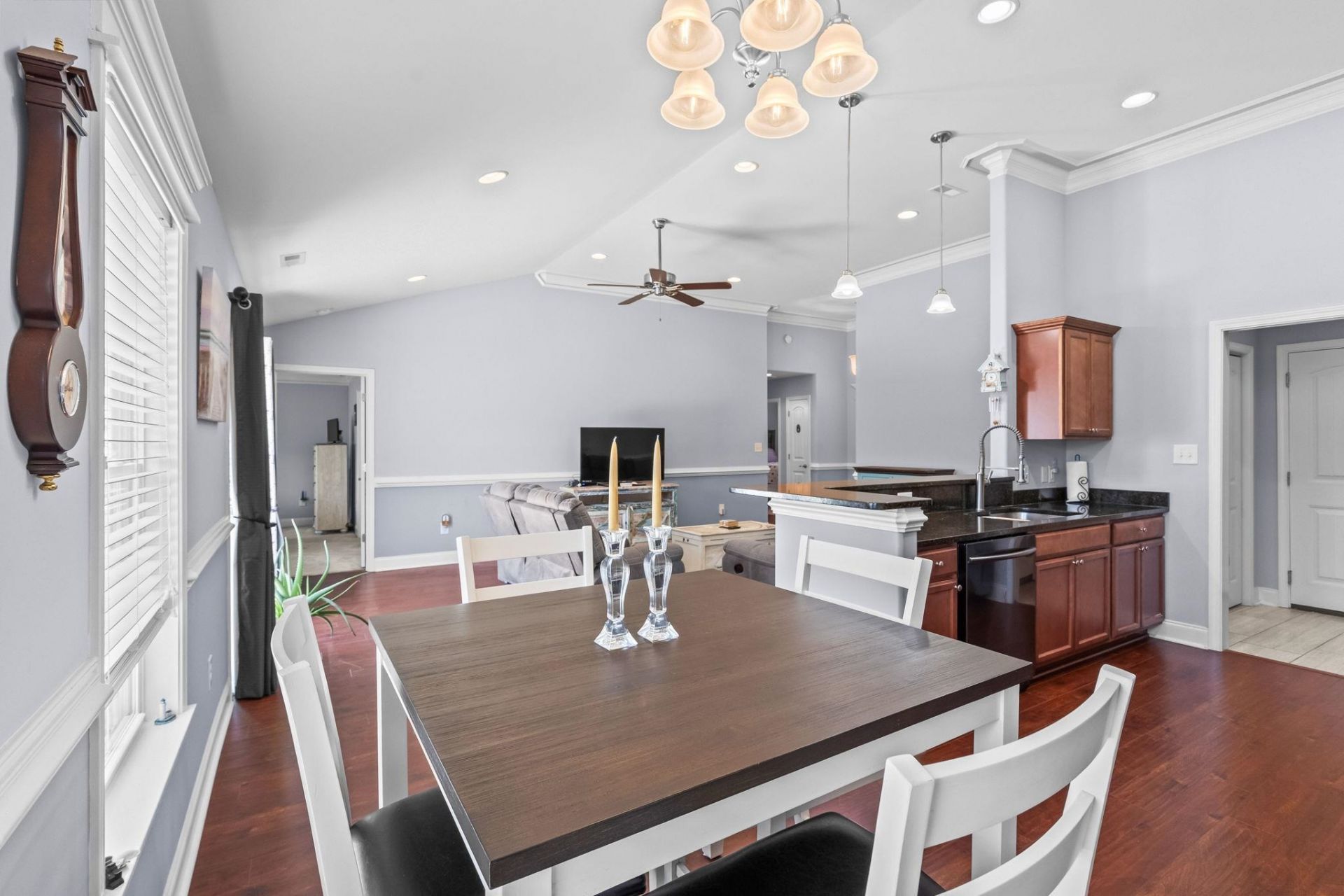 405 Bristlecone St.  Photo 18