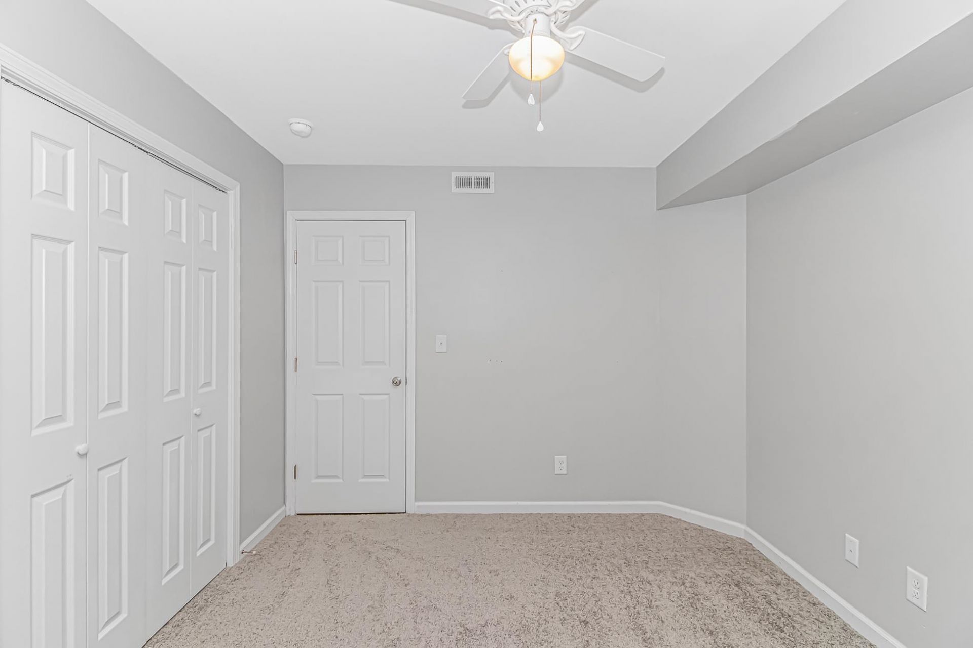 2258 Clearwater Dr.  Photo 12
